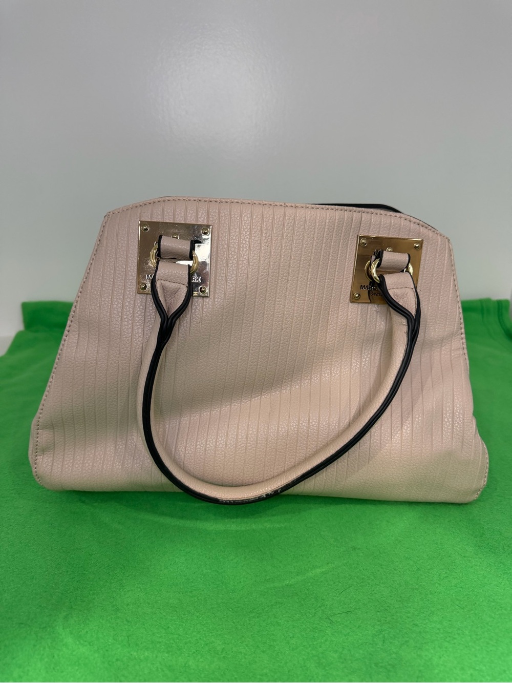 Marc Jacob’s Elegant Blush Tote Bag with Gold Hardware